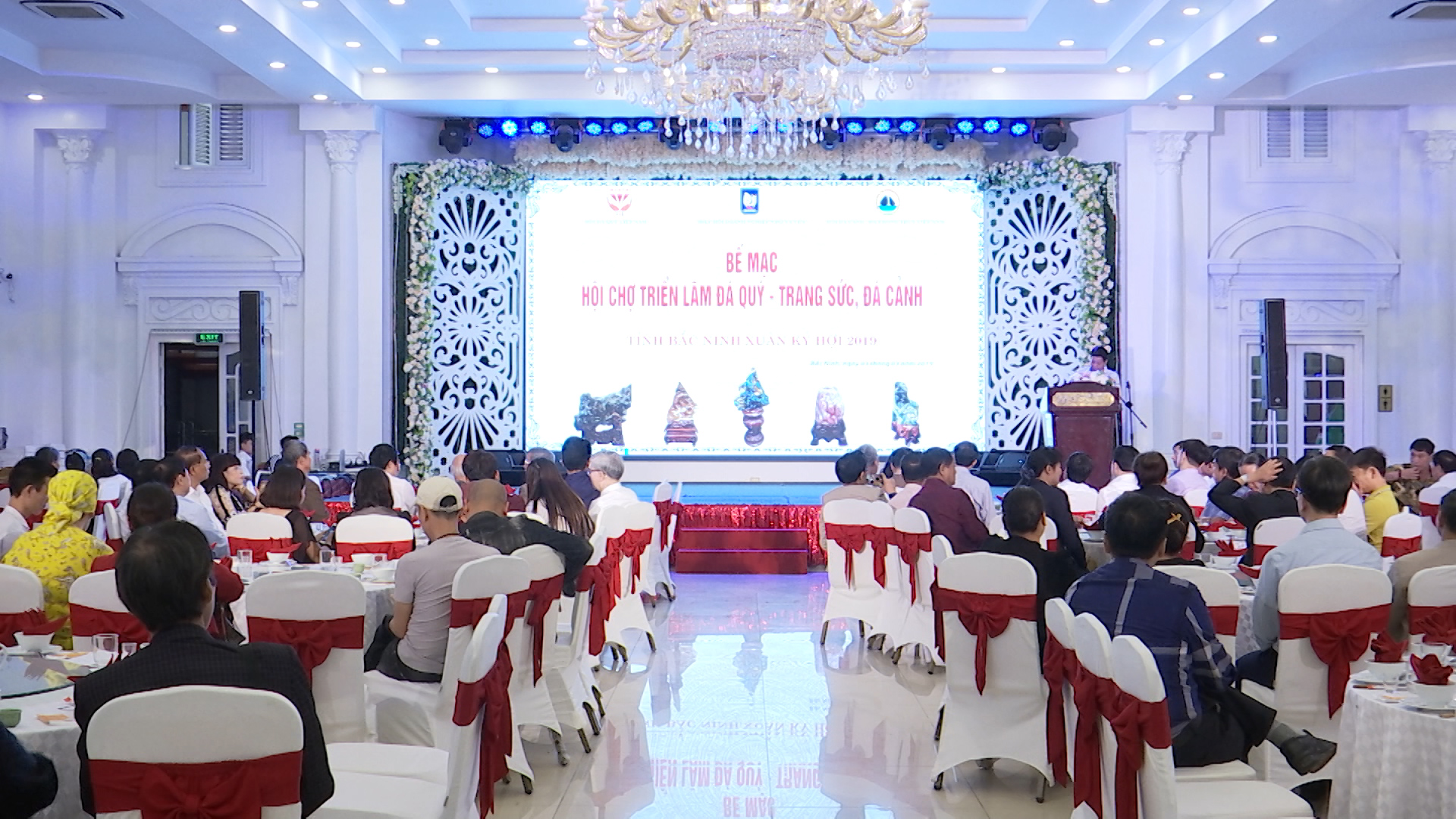 Bế mạc hội chợ triển lãm đá quý, đá cảnh, đá nghệ thuật