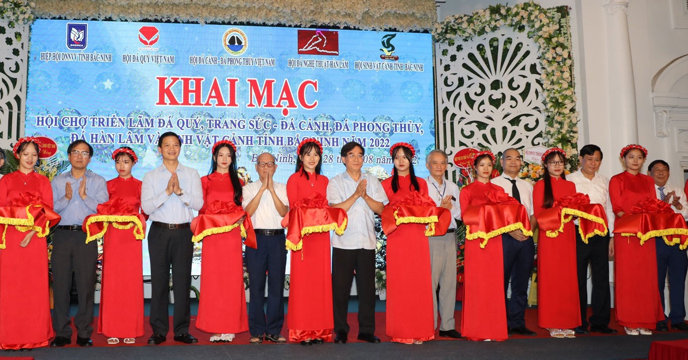 Khai mạc Hội chợ triển lãm đá quý năm 2022