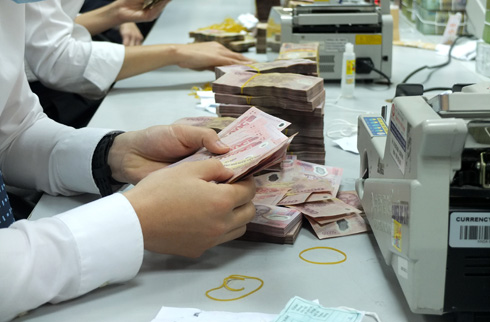 Lãi suất cho vay vẫn quá tầm với của doanh nghiệp