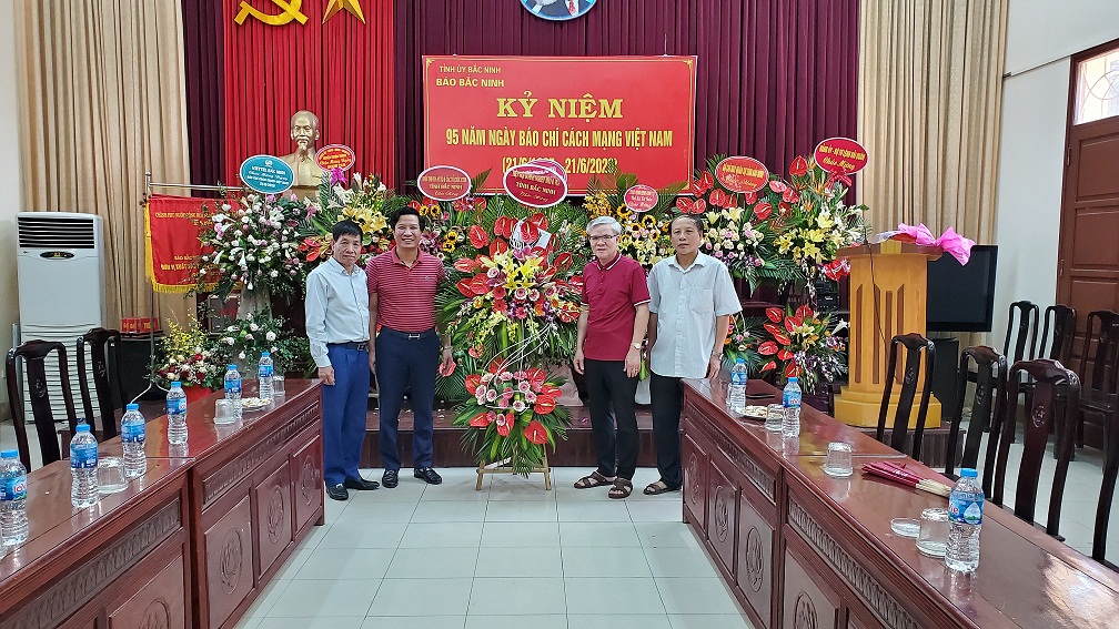 Hiệp hội DNNVV tỉnh Bắc Ninh chúc mừng Báo Bắc Ninh